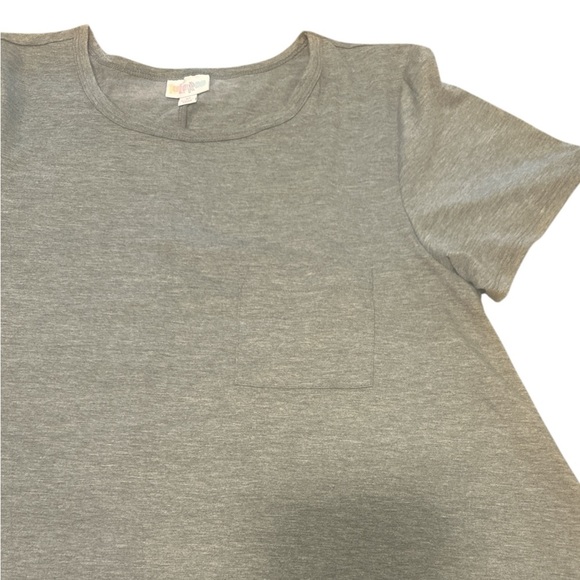 Lularoe Swing Tunic Top Size Medium Heather Gray Short Sleeve Chest Pocket - Picture 2 of 9